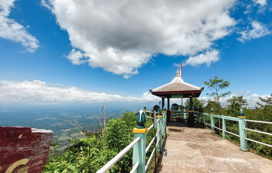 Puncak Suroloyo